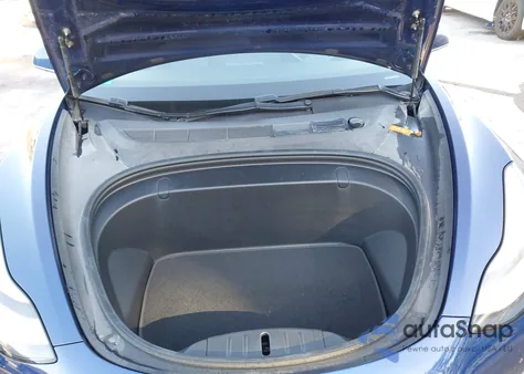 2018 Tesla Model 3 Long Range/Performance z USA, uszkodzony, nr VIN 5YJ3E1EB1JF130709